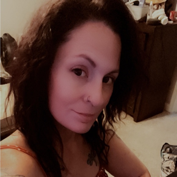 Meet your Posher, Melissa - Picture 1 of 1